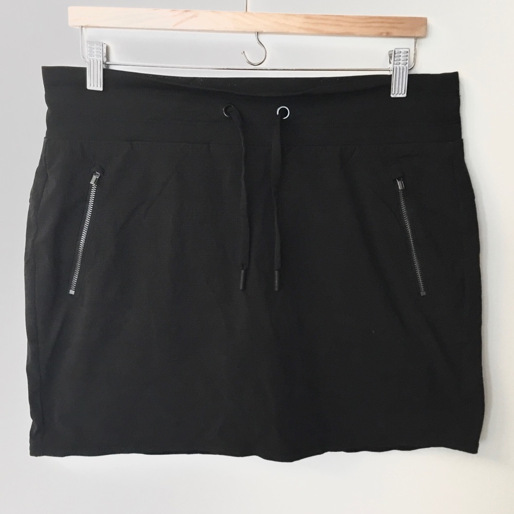 Athleta Trekkie North Skort - Black - 8